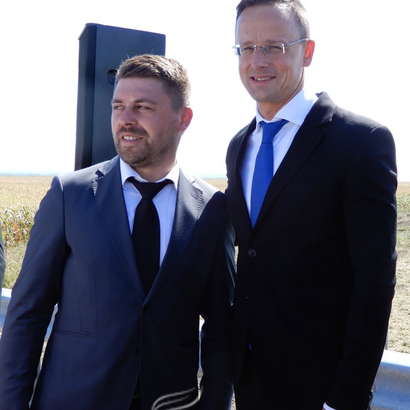 Átadták az M4-es autópálya Ártándig tartó szakaszát30